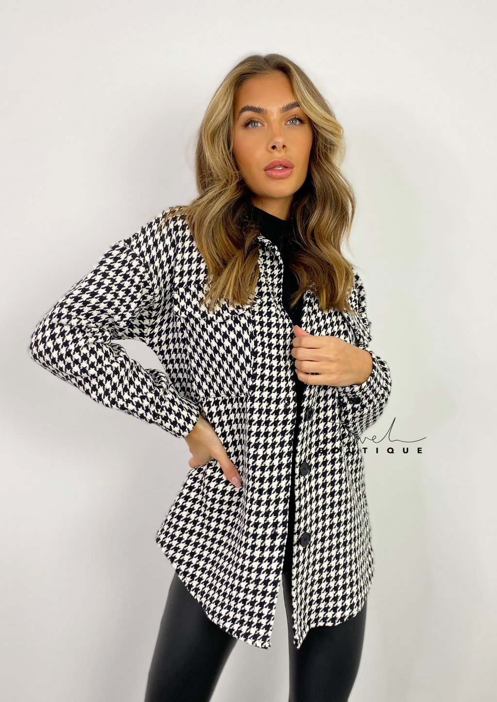 Women's black and white dogtooth print shacket