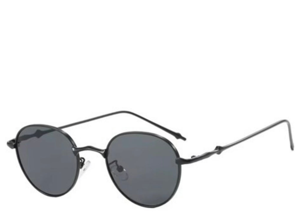 Leon Round All Black Sunglasses