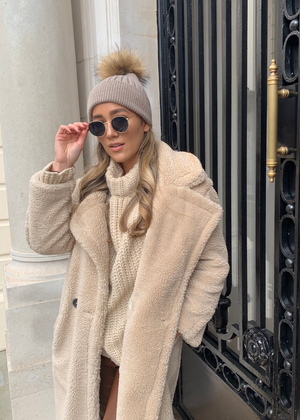 Mocha Single Bobble Hat