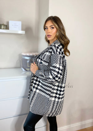 Women's black and white dogtooth print shacket