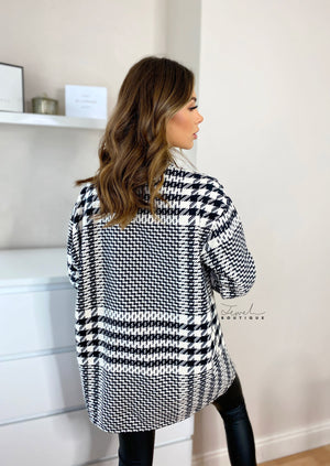 Women's black and white dogtooth print shacket