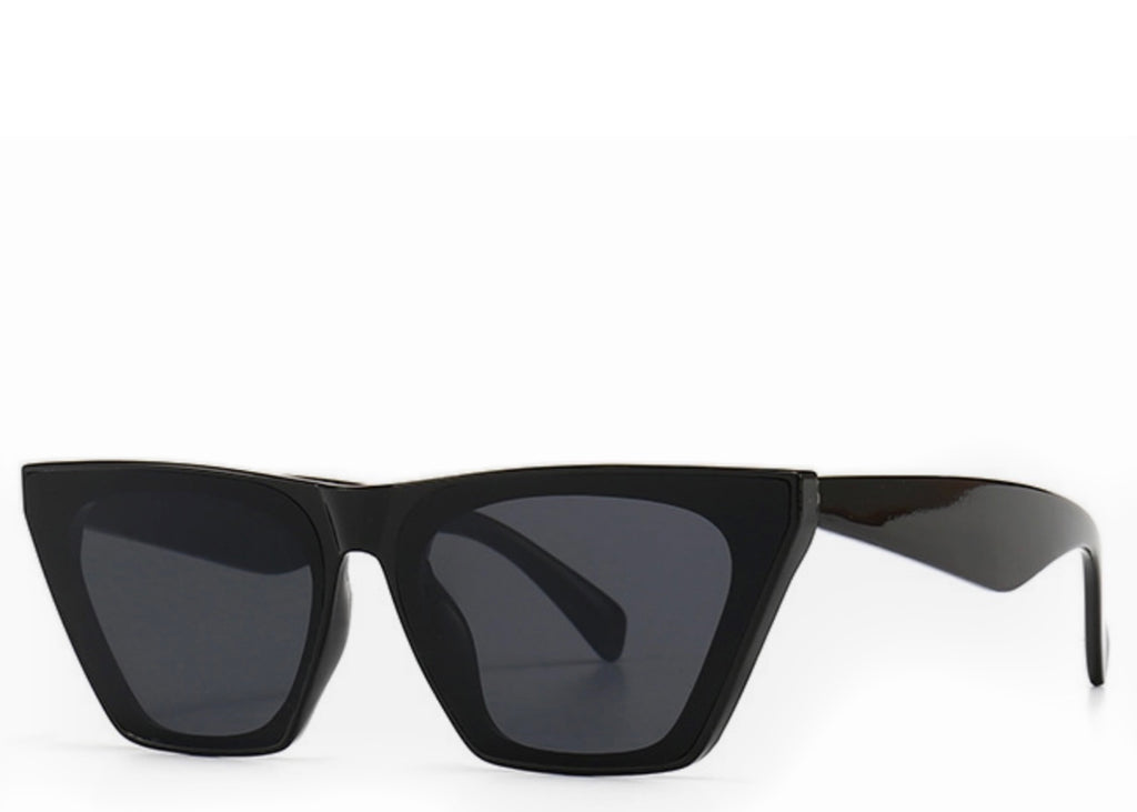 Women's black chunky cats eye large sunglasses